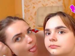 teenager lesbian oral