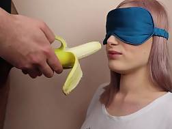 sister blindfolded game