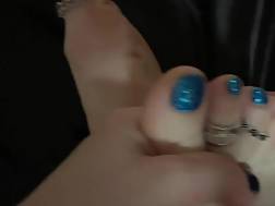 mistress plays feet toes