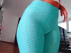 huge ass camgirl playing