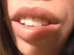 awesome gf shows lips