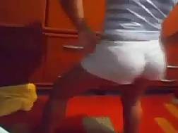 shaking butt live cam