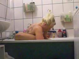 blond bathtub