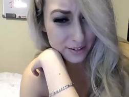 blonde live chat playing