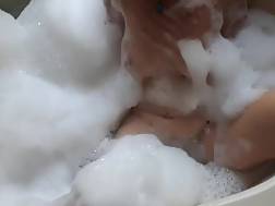 wifey takes bubble bath