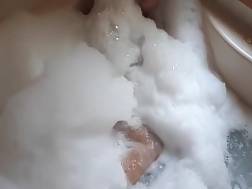 wifey takes bubble bath