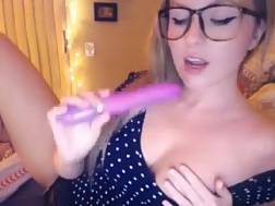 live cam glasses masturbates