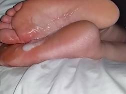 jizzing girlfriends feet num32