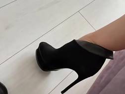 feet heels