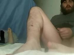 pissing feet nut