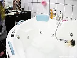 bbw white bath