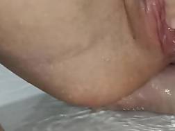 teenager playing wet pussy