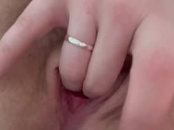 wet pussy fingerfucking squirt